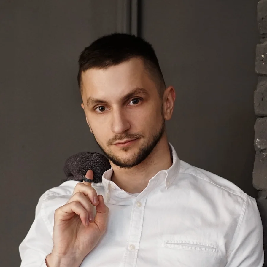 7 Powerful Chin-Focused Beard Styles for Men to Look Sharp & Confident 3 Chin-focused beard style on a man highlighting jawline definition